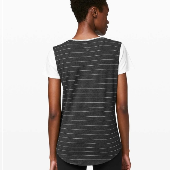 Lululemon Love tee Crew Stripe Short Serve - Picture 2 of 8